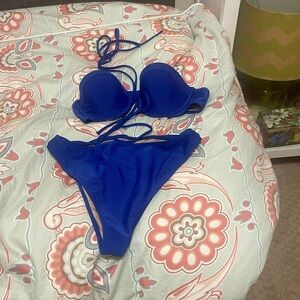 Shade and shore bikini lightly used, 36c top and medium bottom